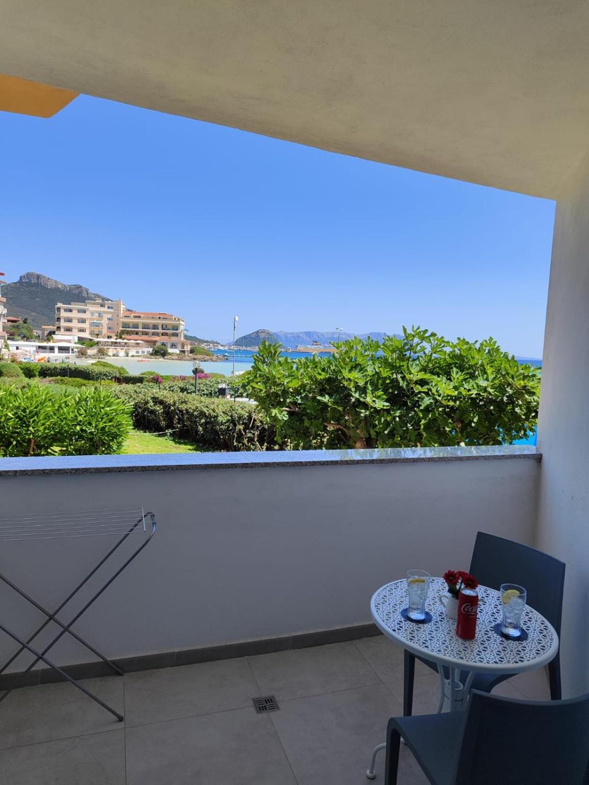 Rooms, Affittacamere Maksim Golfo Aranci Exterior foto